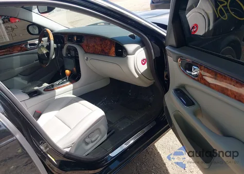 2005 Jaguar Xj Xj8 L from USA, damaged, VIN SAJWA79C85SG37022